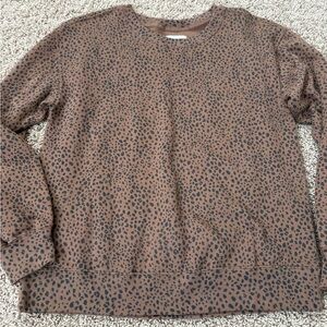 Abercrombie crewneck leopard sweater size medium